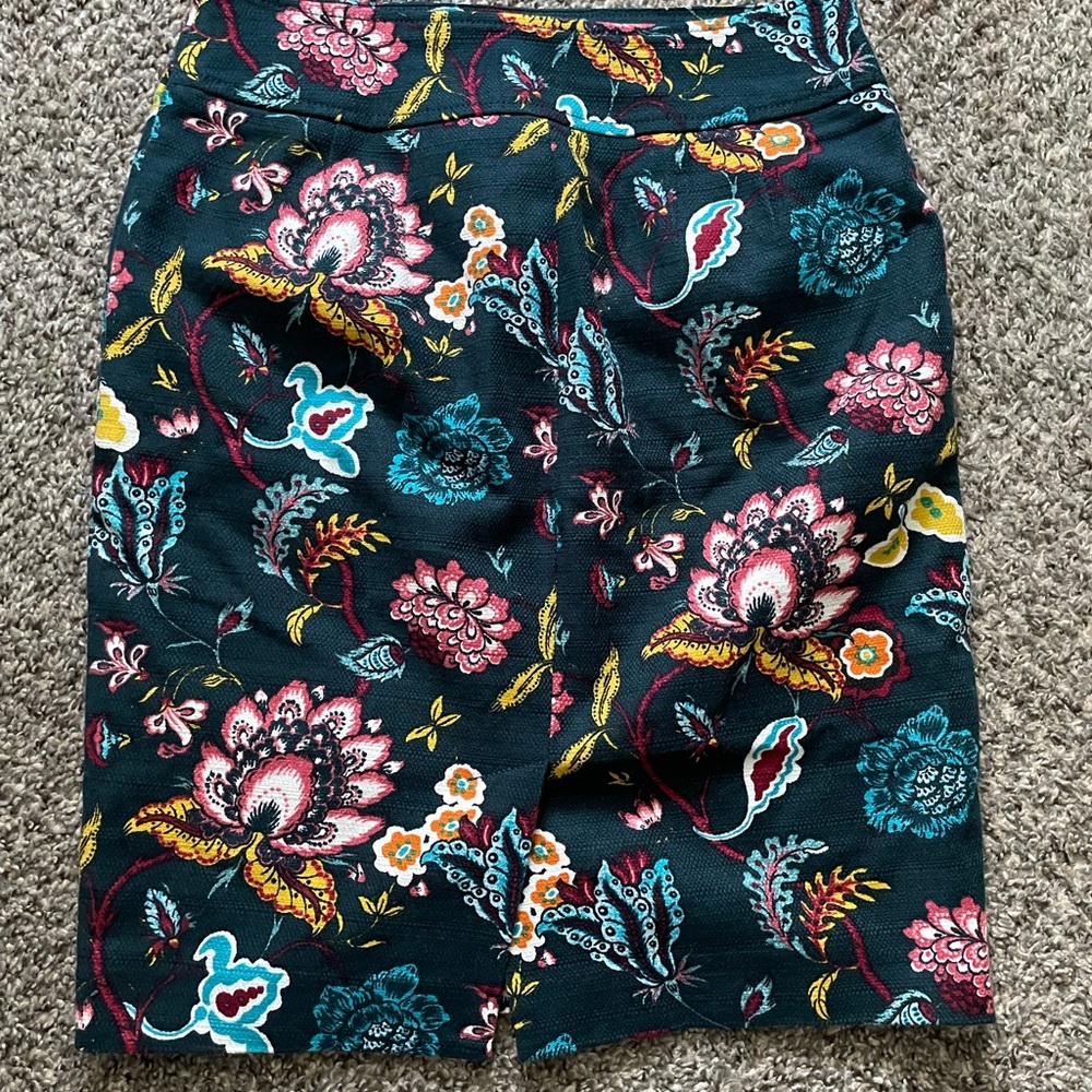 LOFT Floral Pencil Skirt
